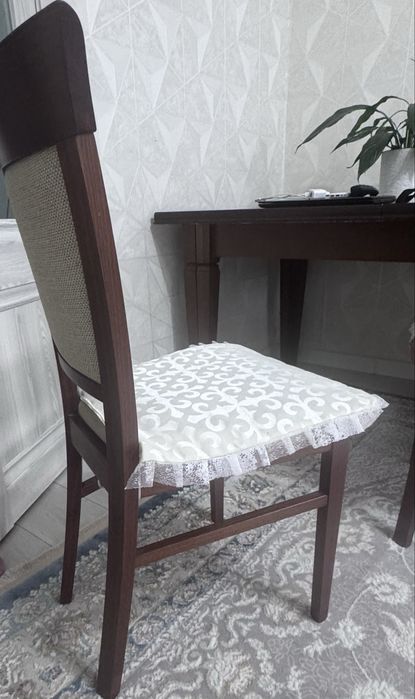 Продам стол и стулья