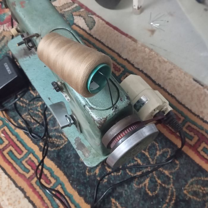 Швейная машинка 1022 шьёт всё