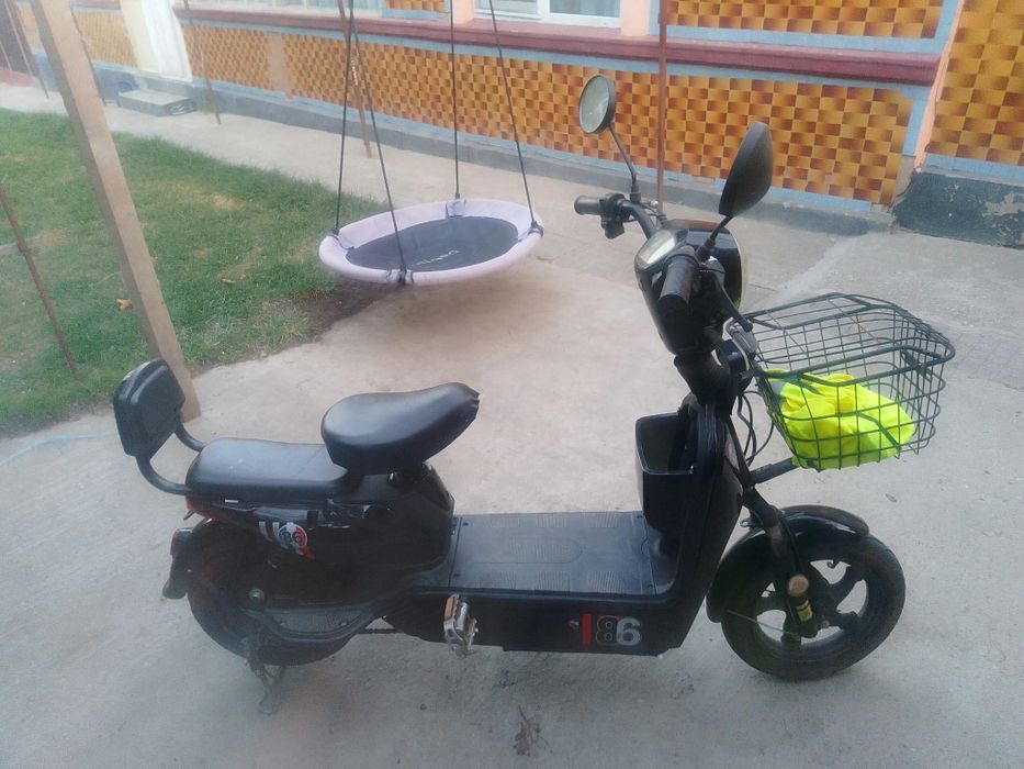 Vând scuter electric