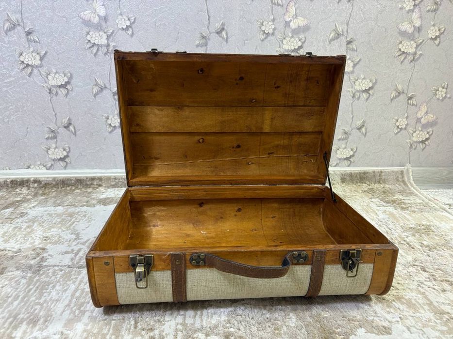 Плетенний сундук