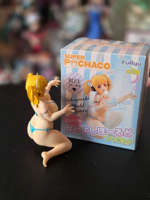 Super Pochaco - Nakayoshi Hold Figure (Blue Swimsuit Ver.)