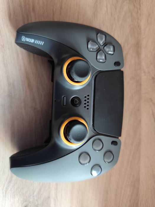 Продавам SCUF Reflex Pro за PS5/PC -