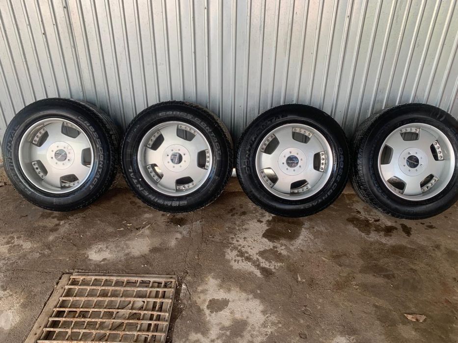 Летняя резина,континенталь с дисками,подходит на Mitshubishi Pajero