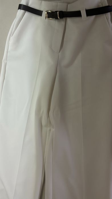 Бял Комлект от ZARA ( панталон и елек)