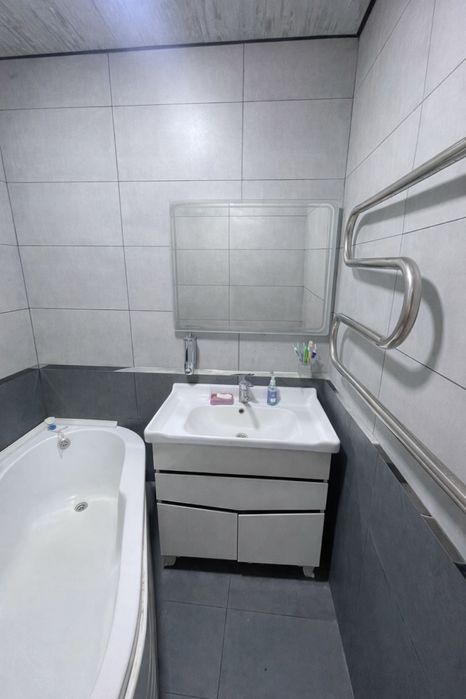 Икки хонали квартира янги ремонт билан сотилади