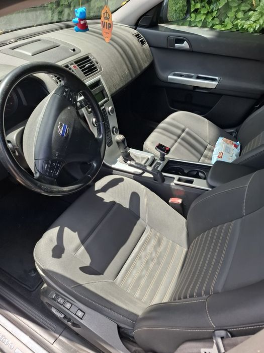 Se vinde Volvo v50