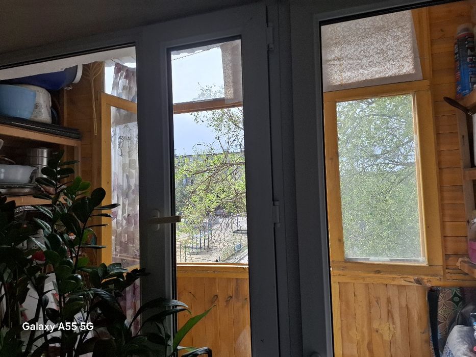 Продаётся 2 ком кв 2эт