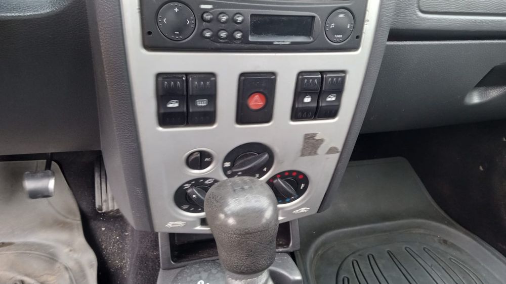 Vand dacia logan  full  16 benzina  propietar