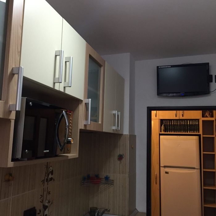 Inchiriez garsoniera TITAN