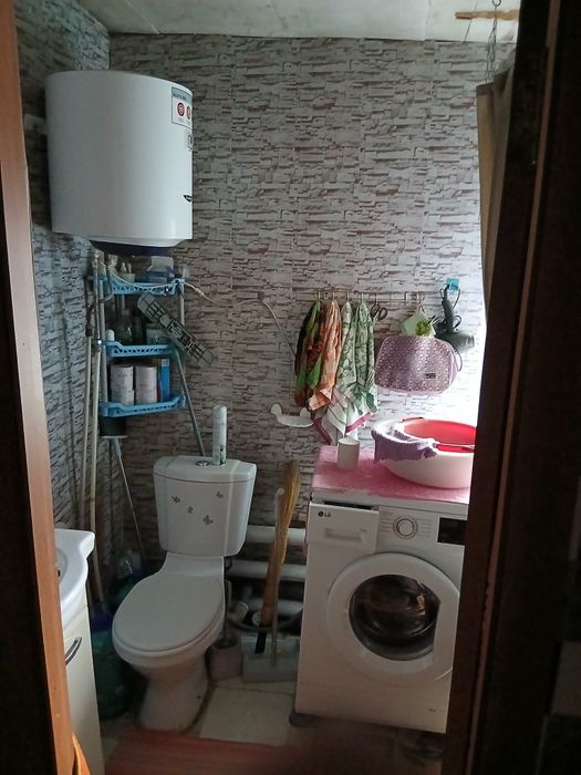 Продам пол дома в 2х квартирном доме