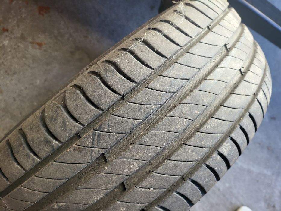 Vand 4 genti ptr audi a3 cu cauciucuri vara Michelin