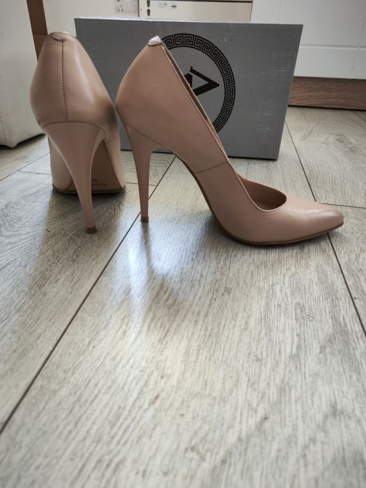 Pantofi stiletto
