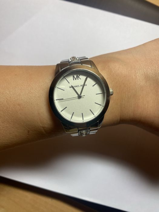 Женские наручные часы