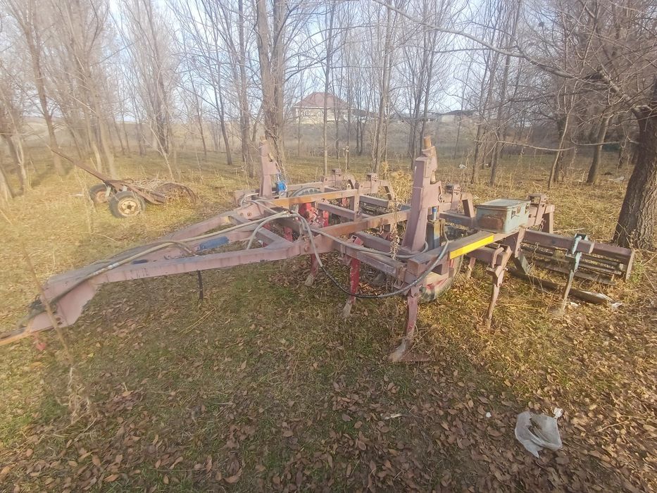 Трактор Ловол 904