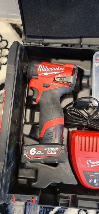 Милуоки шурупавёрт и импакт оригинальный инструмент новый.