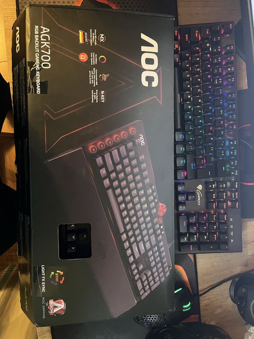 AOC AGK700 – механична RGB клавиатура