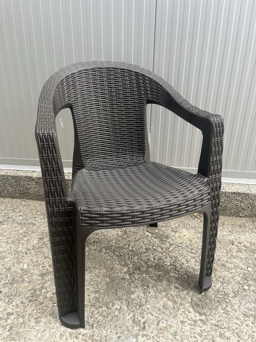 Пластмасови столове маси градински