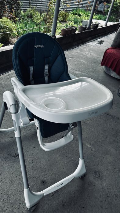 Продам стульчик для кормления peg perego
