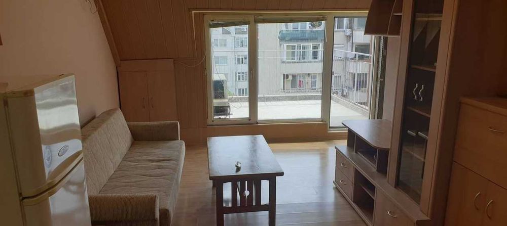 Дава се под наем Двустаен апартамент в Бургас, Възраждане - 55 кв.м за 167 € - Снимка #1