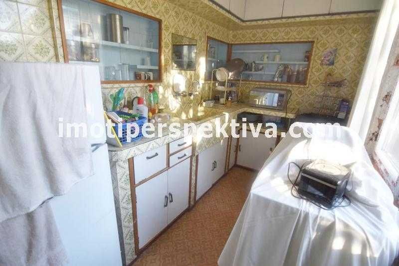 реф.7204 Голям, просторен, с гараж в цената-Коматевски възел!