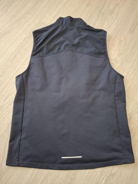 Vesta barbati alergare Nike M