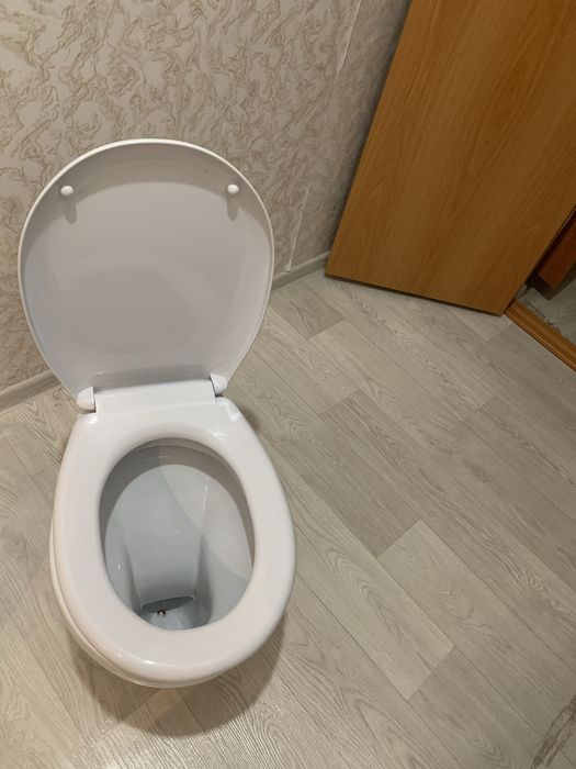 Продам унитаз (без бака) в хорошем состоянии