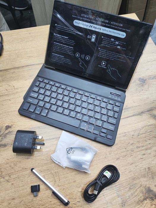 Лучший подарок на день рождение ребёнку Планшет с клавиатурой 10.1''