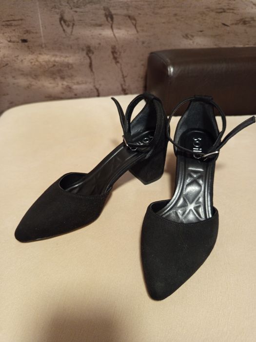 Елегантни дамски обувки