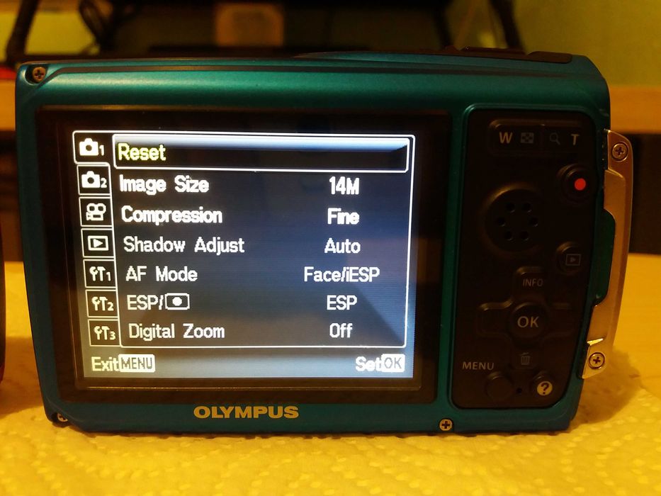 Екшън камера/ подводен фотоапарат Olympus TG-310/TG-320