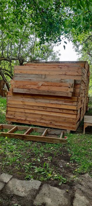 Доски, сухие, светлые. Сосна.