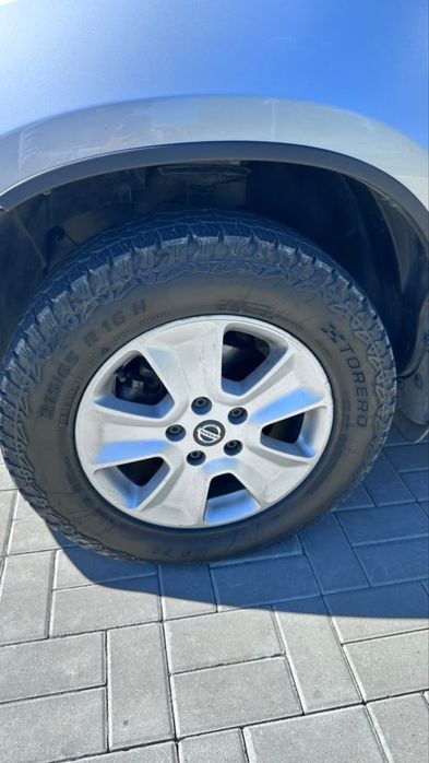 Машина nissan крассовер
