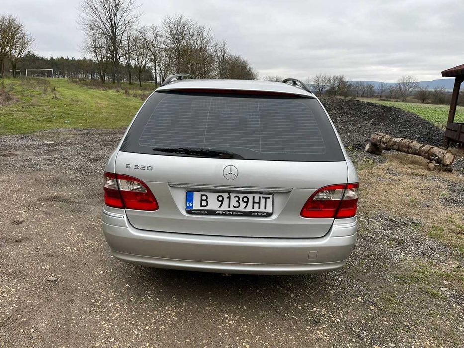 Mercedes-Benz E 320