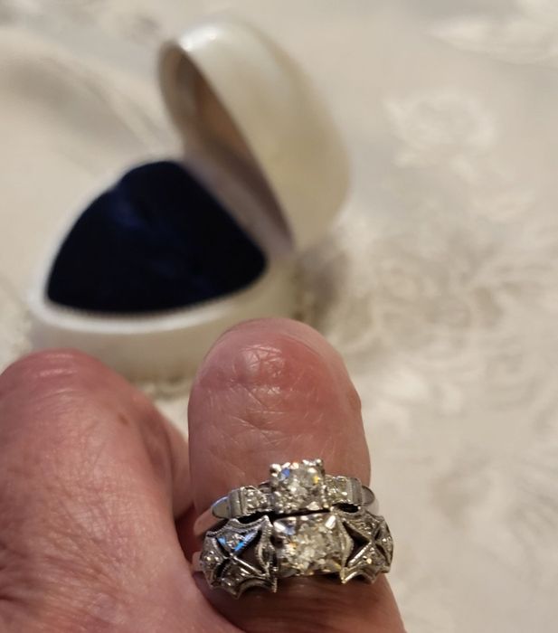 3,500€ Старинни  пръстени  - 3,500€ за комплект  от два пръстена