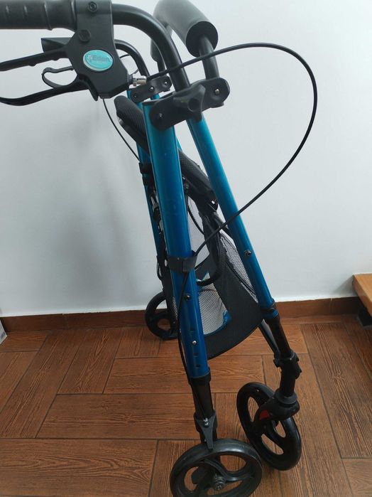 Cadru de mers cu roti/rolator