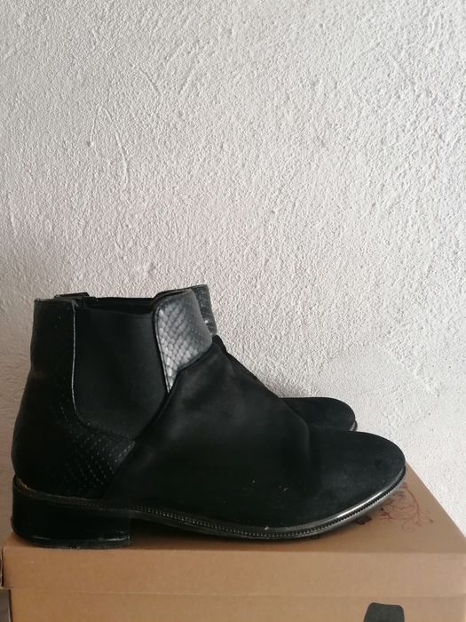 Дамски черни боти на Тенденз