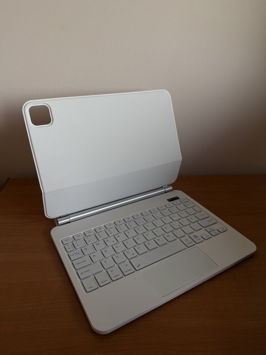 Husa cu tastatura pentru Ipad Air 11”