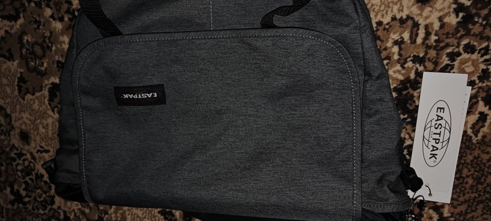 В продаже сумка Eastpak delegated 077