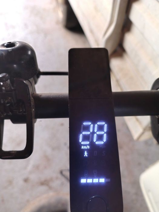 Trotineta electrica MI 365 essential ca noua