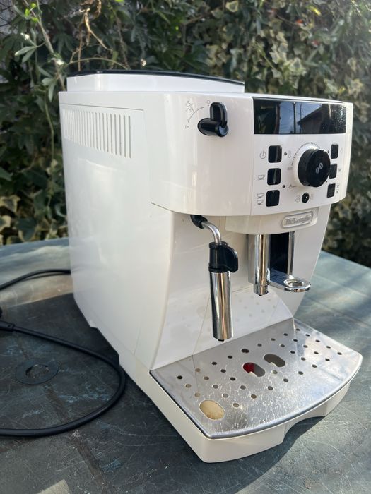 Кафемашини Миеле, Делонги