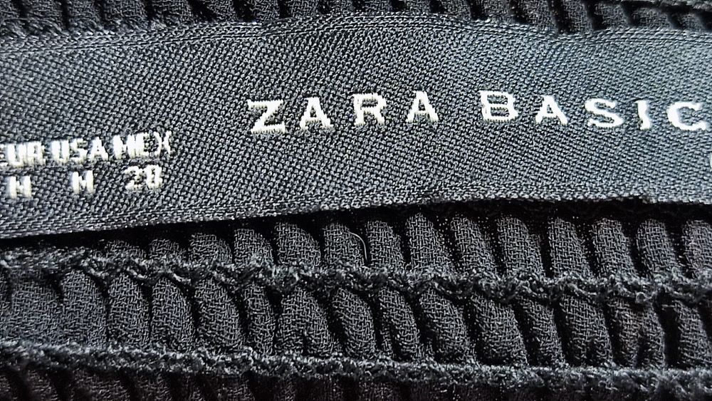 Платье фирменное Zara