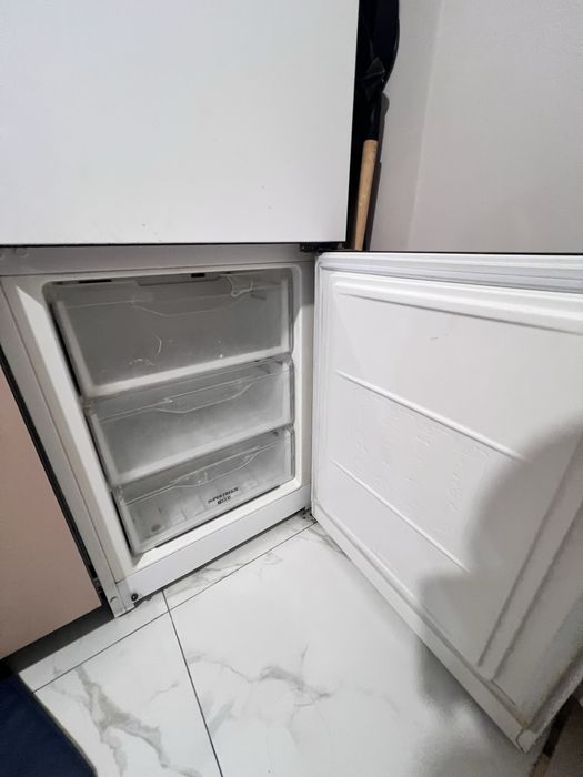 Срочно продам холодильник