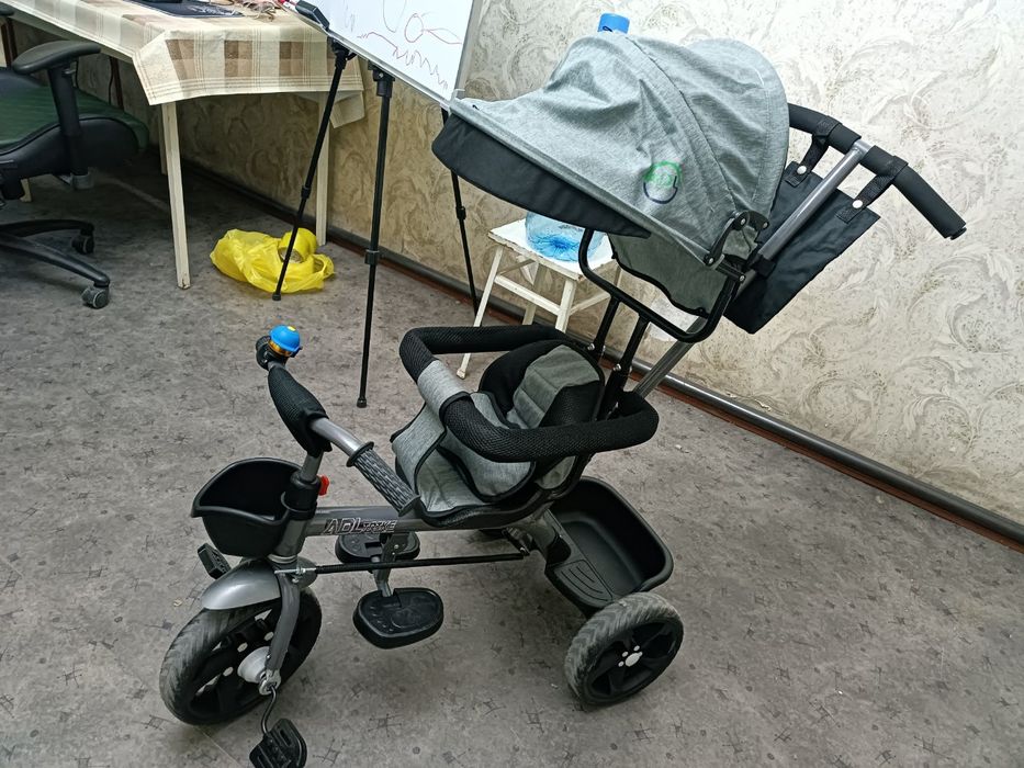 Bolalar velosipedi, tutqichli, uch g'ildirakli, soyabonli aravacha