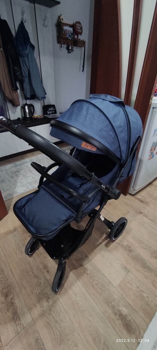Продам прогулочную коляску