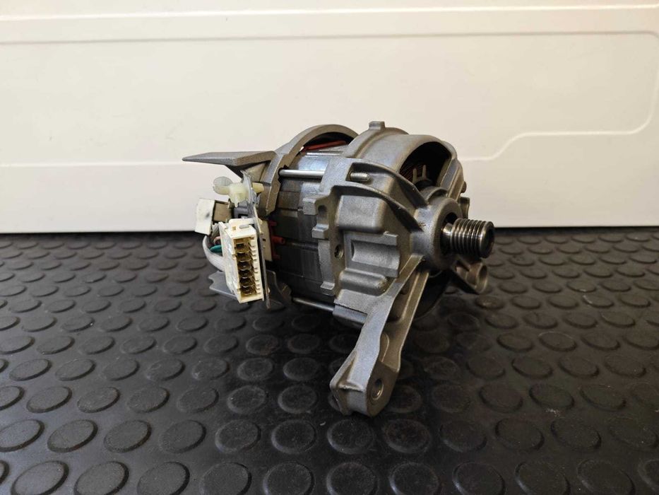 Motor in 3 prinderi masina de spalat verticala Whirlpool si Indesit - 6 pini Nidec WU112U45W00 cod /R20