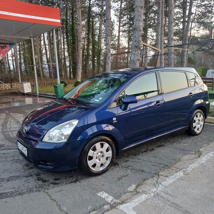 Продавам си колата