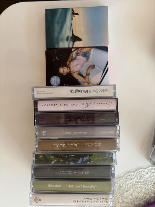 Taylor Swift Sabrina Carpenter Lana Del Rey Billie Eilish Dua Lipa Olivia Rodrigo cassette касети албуми касетки tapes audio