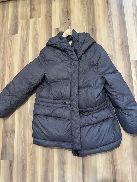 Палто с асиметрично закопчаване,като ново , с качулка