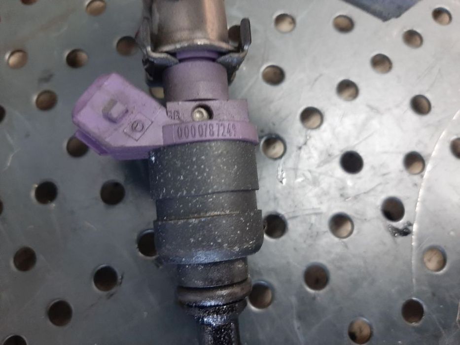 injector mercedes clk c208 111982  2.3 b 0000787249