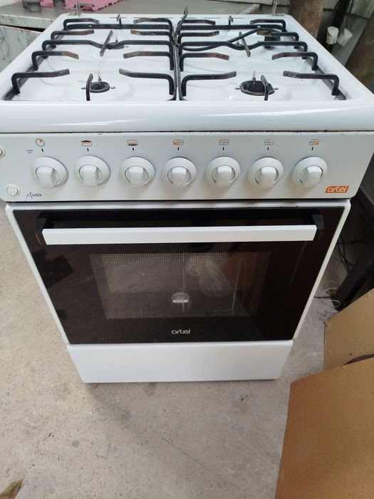 Продается газовая плита Artel