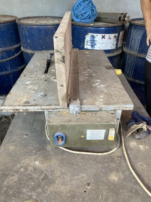 Vând abric- circular 220V